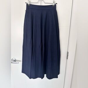 St. John Collection by Marie Gray Blue Midi Pleated A-Line Skirt | 80% Wool